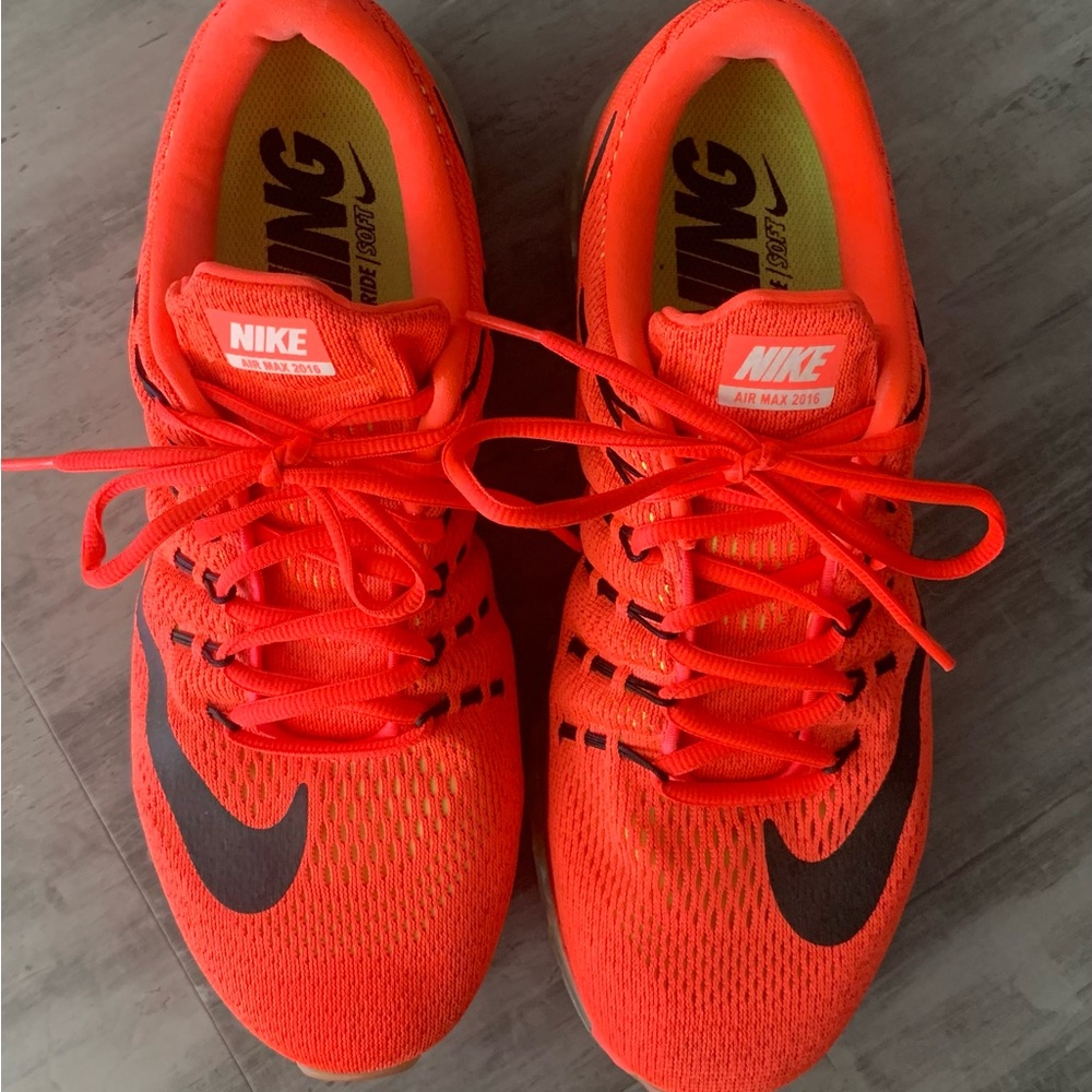 Mens size 9~Nike Air Max~ Bright Orange Running Shoes~ Barely worn~ Like New!